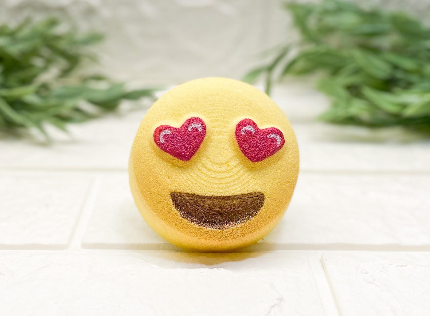 HYBRID Smiling Face with Heart-Eyes Emoji Bath Bomb Mold