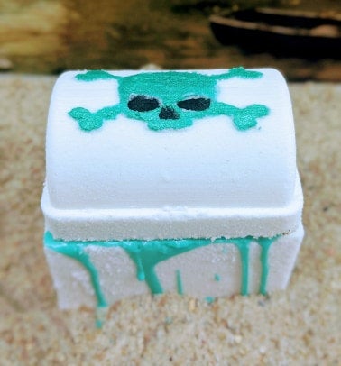 Bombshell Chest Bath Bomb Mold